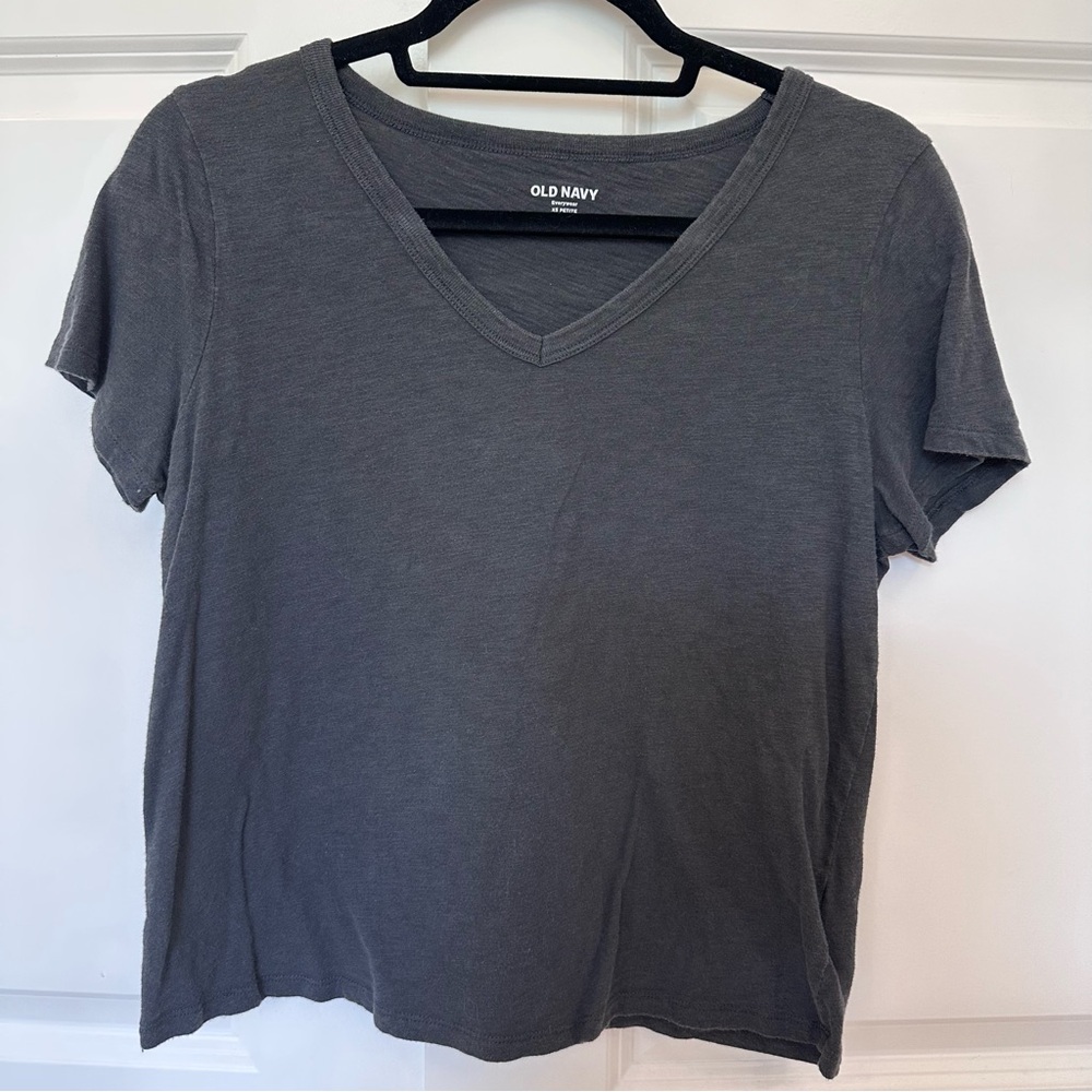 Petite XS Everywhere Old Navy Dark Gray Tee